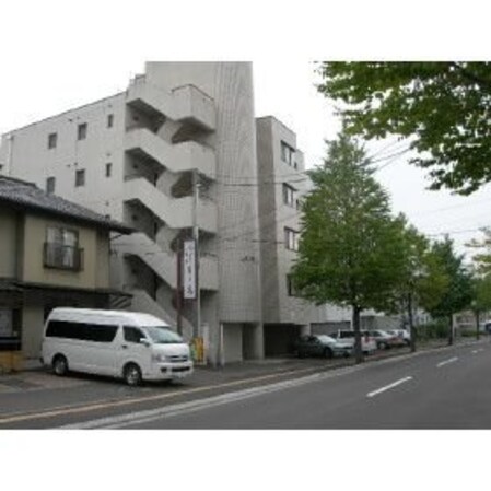 ラバレー富沢の物件外観写真